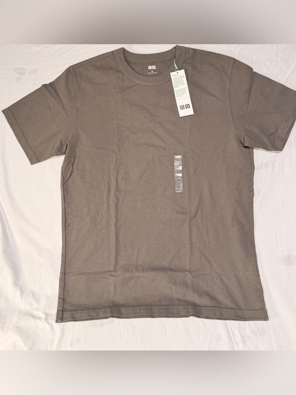 2 Uniqlo Men’s Crew Neck T-Shirts in Olive color - lot of 2 -size M